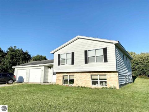 5601 S Shepherd Rd, Shepherd, MI 48883 photo 21