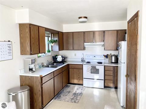 5601 S Shepherd Rd, Shepherd, MI 48883 photo 8