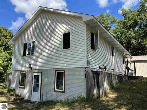 4200 Oak Ridge Dr, Harrison, MI 48625 photo 2