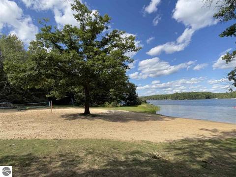 4200 Oak Ridge Dr, Harrison, MI 48625 photo 57