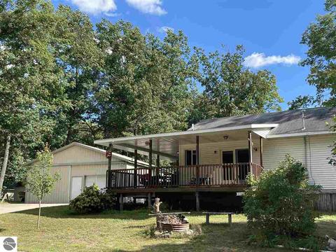 4200 Oak Ridge Dr, Harrison, MI 48625 photo 5