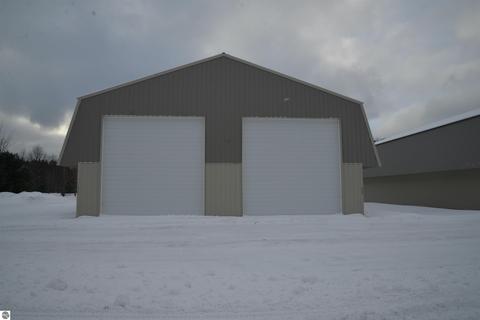 6939 Windjammer Ave, Kewadin, MI 49648