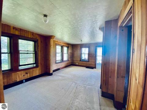 8445 E Monroe Rd, Wheeler, MI 48662 photo 2