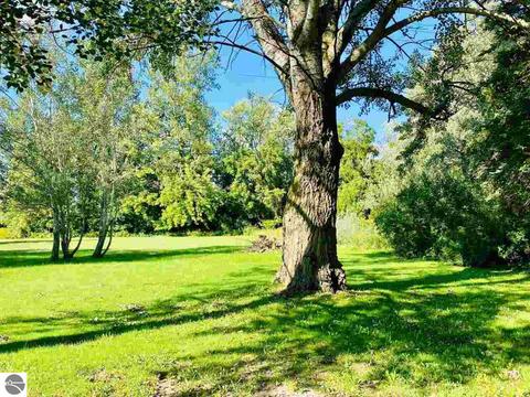 8445 E Monroe Rd, Wheeler, MI 48662 photo 11