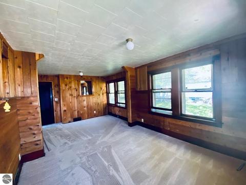 8445 E Monroe Rd, Wheeler, MI 48662 photo 3