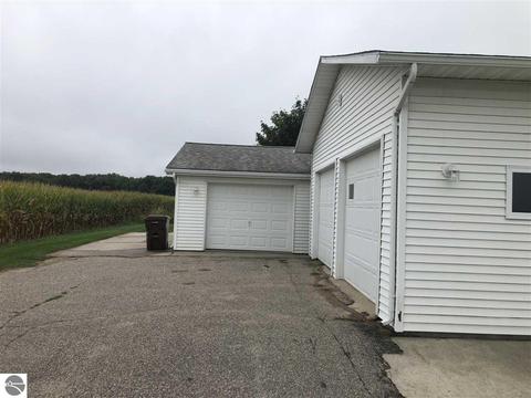 7514 E Walton Rd, Shepherd, MI 48883 photo 9
