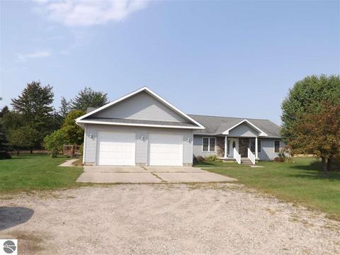 758 S Alger Rd, Ithaca, MI 48847 photo 4
