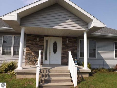 758 S Alger Rd, Ithaca, MI 48847 photo 1
