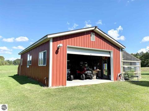 5555 E Pleasant Valley Rd, Shepherd, MI 48883 photo 33