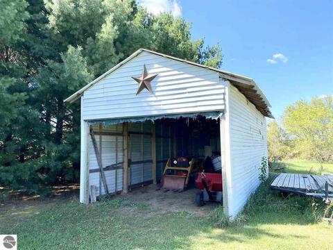 5555 E Pleasant Valley Rd, Shepherd, MI 48883 photo 37