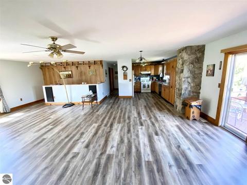 5555 E Pleasant Valley Rd, Shepherd, MI 48883 photo 10