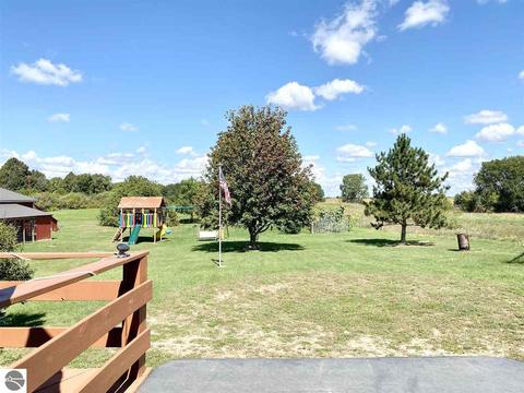 5555 E Pleasant Valley Rd, Shepherd, MI 48883 photo 31