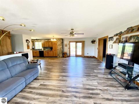 5555 E Pleasant Valley Rd, Shepherd, MI 48883 photo 8