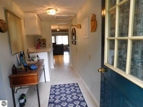 6285 Marshall Dr, Gladwin, MI 48624 photo 4