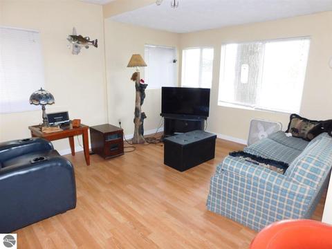 6285 Marshall Dr, Gladwin, MI 48624 photo 9