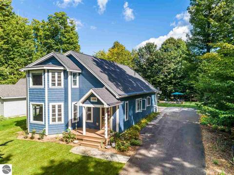 4209 S Hemlock Rd, Cedar, MI 49621 photo 4
