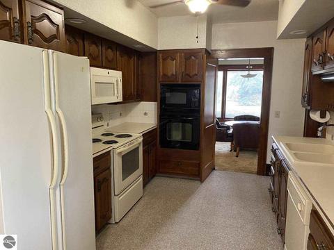 129 Emerson St, Ithaca, MI 48847 photo 8
