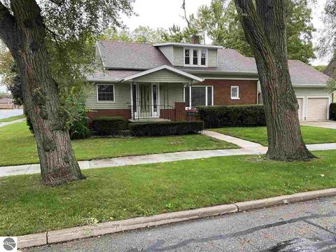129 Emerson St, Ithaca, MI 48847 photo 1