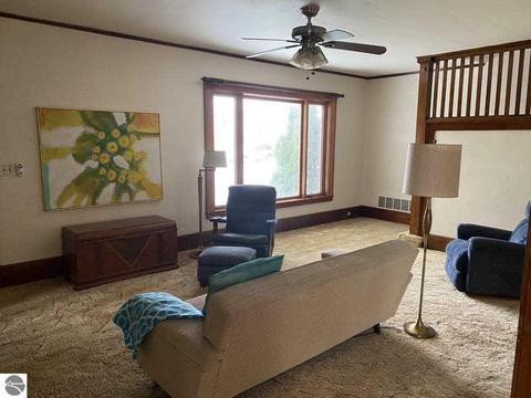 129 Emerson St, Ithaca, MI 48847 photo 4
