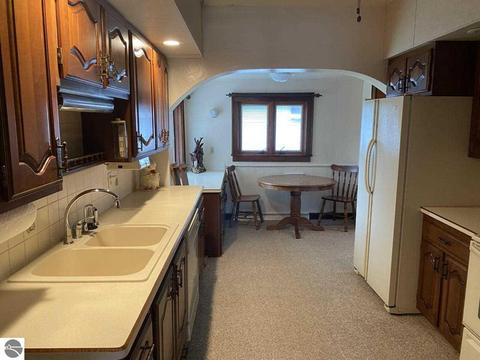 129 Emerson St, Ithaca, MI 48847 photo 9