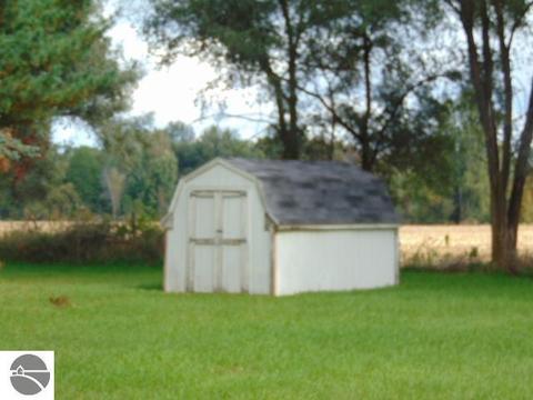 7752 W Saint Charles Rd, Sumner, MI 48889 photo 5