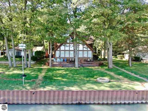 173 S Huron, Au Gres, MI 48703 photo 2