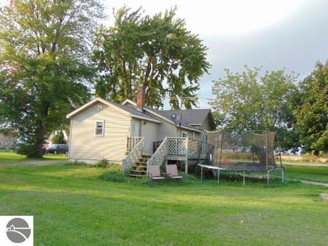 408 E Gratiot Rd, Ithaca, MI 48847 photo 5