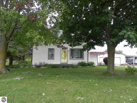 3709 E Walton Rd, Shepherd, MI 48883 photo 1