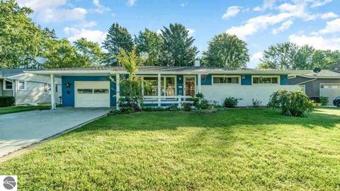 216 Pineview Dr, Alma, MI 48801 photo 1