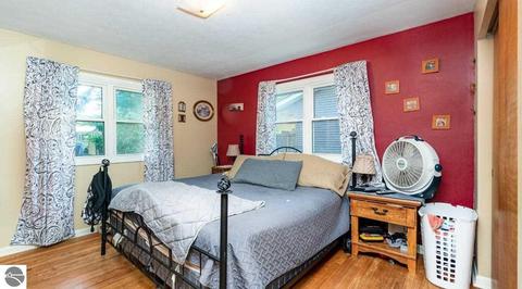 216 Pineview Dr, Alma, MI 48801 photo 8