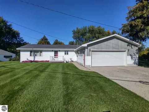 312 W Michigan Ave, Au Gres, MI 48703 photo 2