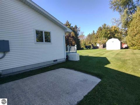 312 W Michigan Ave, Au Gres, MI 48703 photo 4