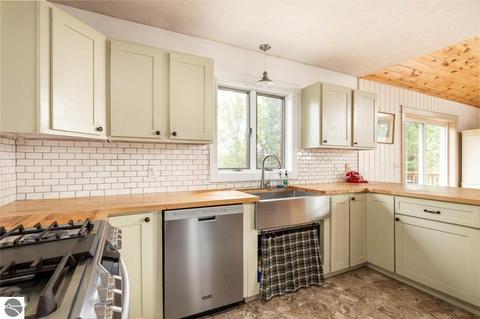 12161 S Bugai Rd, Traverse City, MI 49684 photo 39