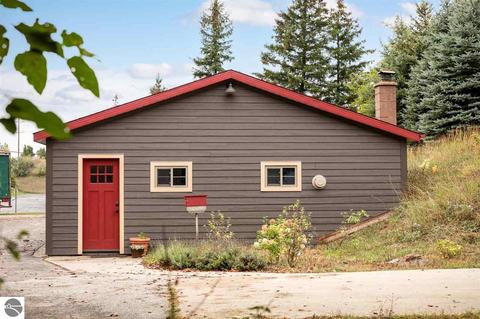 12161 S Bugai Rd, Traverse City, MI 49684 photo 28