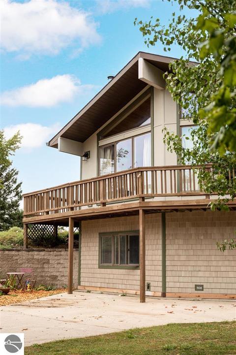 12161 S Bugai Rd, Traverse City, MI 49684 photo 4