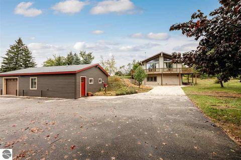 12161 S Bugai Rd, Traverse City, MI 49684 photo 5
