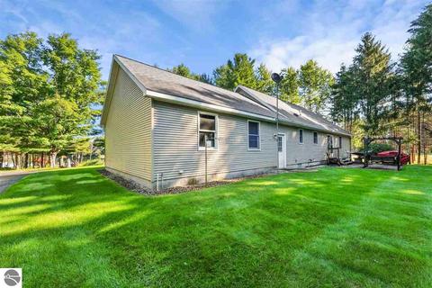 863 Gitchegumee Dr, Buckley, MI 49620 photo 18