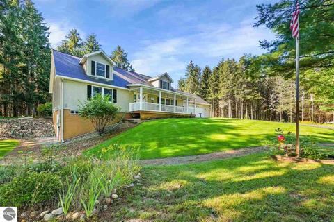 863 Gitchegumee Dr, Buckley, MI 49620 photo 13