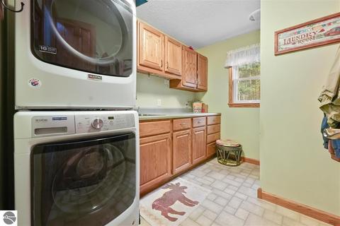 863 Gitchegumee Dr, Buckley, MI 49620 photo 23