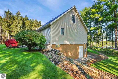 863 Gitchegumee Dr, Buckley, MI 49620 photo 20