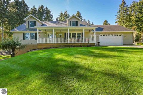863 Gitchegumee Dr, Buckley, MI 49620 photo 1