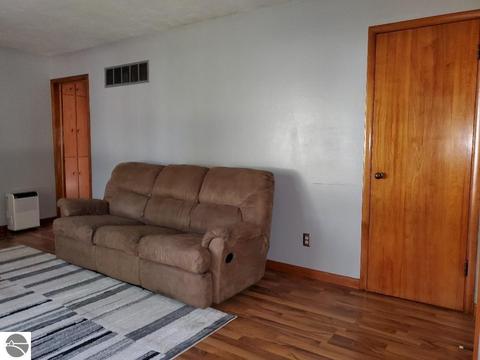 111 Dearing Dr, Shepherd, MI 48883 photo 7
