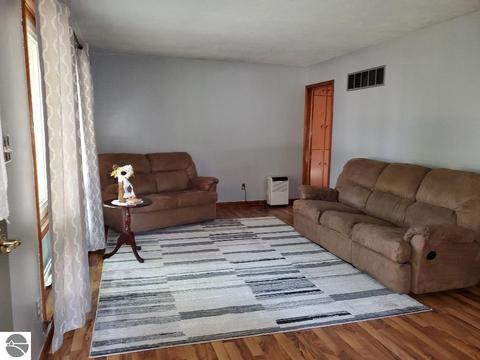 111 Dearing Dr, Shepherd, MI 48883 photo 5