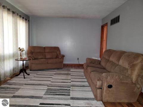 111 Dearing Dr, Shepherd, MI 48883 photo 6