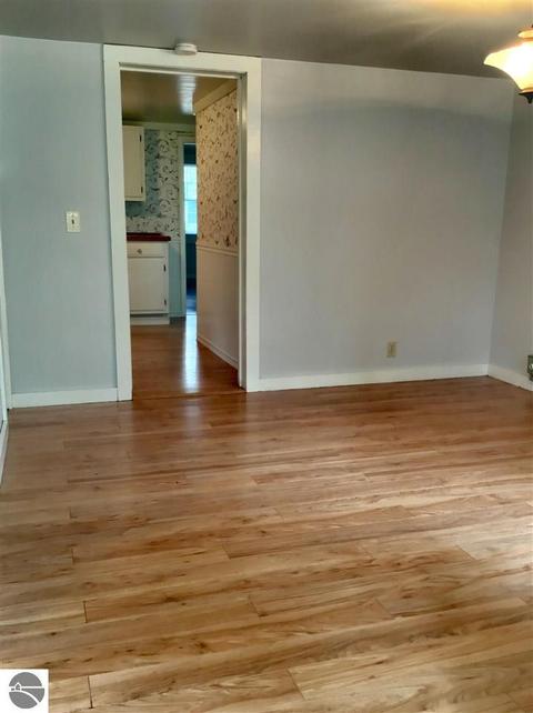 809 Eighth St, Traverse City, MI 49686 photo 4