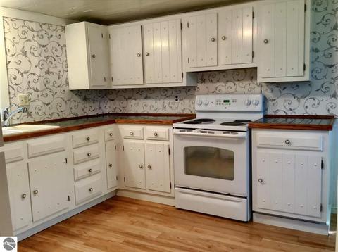 809 Eighth St, Traverse City, MI 49686 photo 6