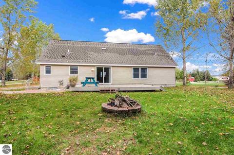1910 E Swanson Trl, Cedar, MI 49621 photo 3