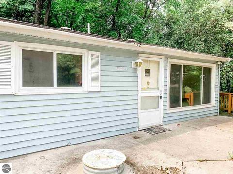 3294 Lansing, Harrison, MI 48625 photo 2