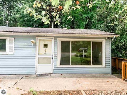 3294 Lansing, Harrison, MI 48625 photo 3