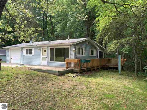 3294 Lansing, Harrison, MI 48625 photo 4
